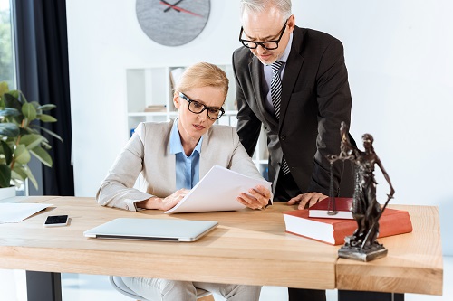 Quel rôle joue l’avocat dans la cession de fonds de commerce ?